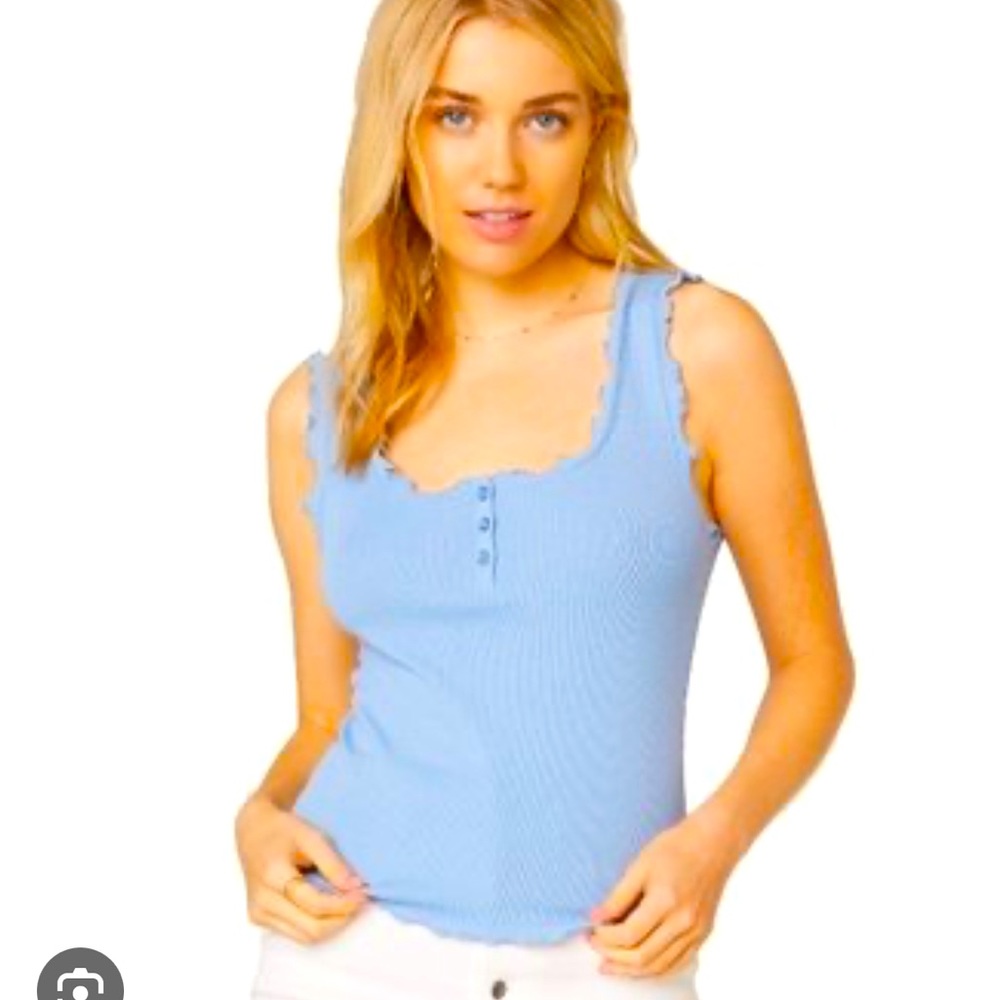 BB Dakota can’t go wrong lettuce hem tank, light blue